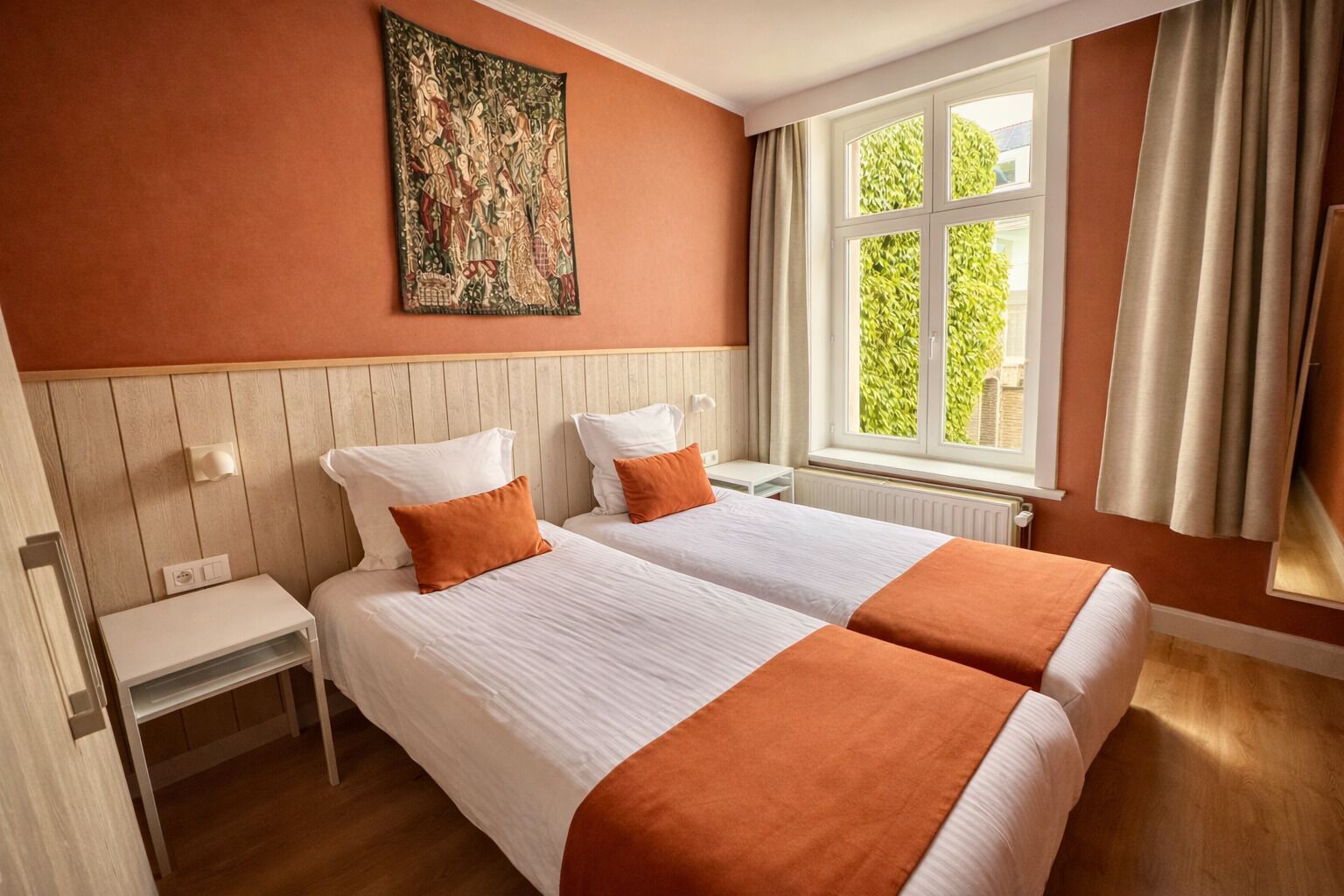 4 slaapkamers, een strijkplank/strijkijzer, wifi, beddengoed