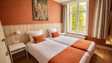 4 chambres, fer et planche à repasser, Wi-Fi, draps fournis