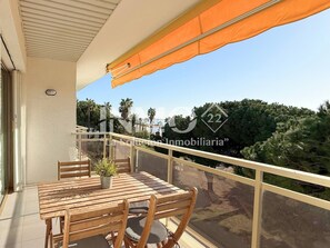 Outdoor dining - 1st line beach flat - Edif. Olimpic  (Cambrils)