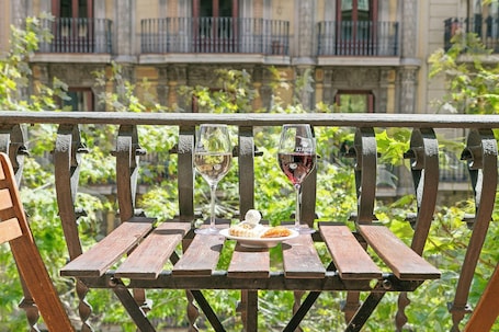 Vista a la calle. Mihlton Barcelona Boutique B&B