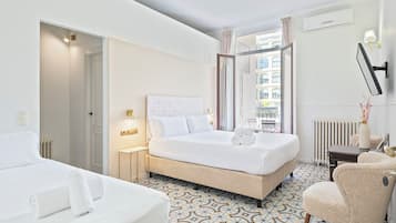 Superior Triple Room, Balcony | Desk, soundproofing, free WiFi, bed sheets