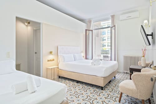 Superior Triple Room, Balcony | Desk, soundproofing, free WiFi, bed sheets