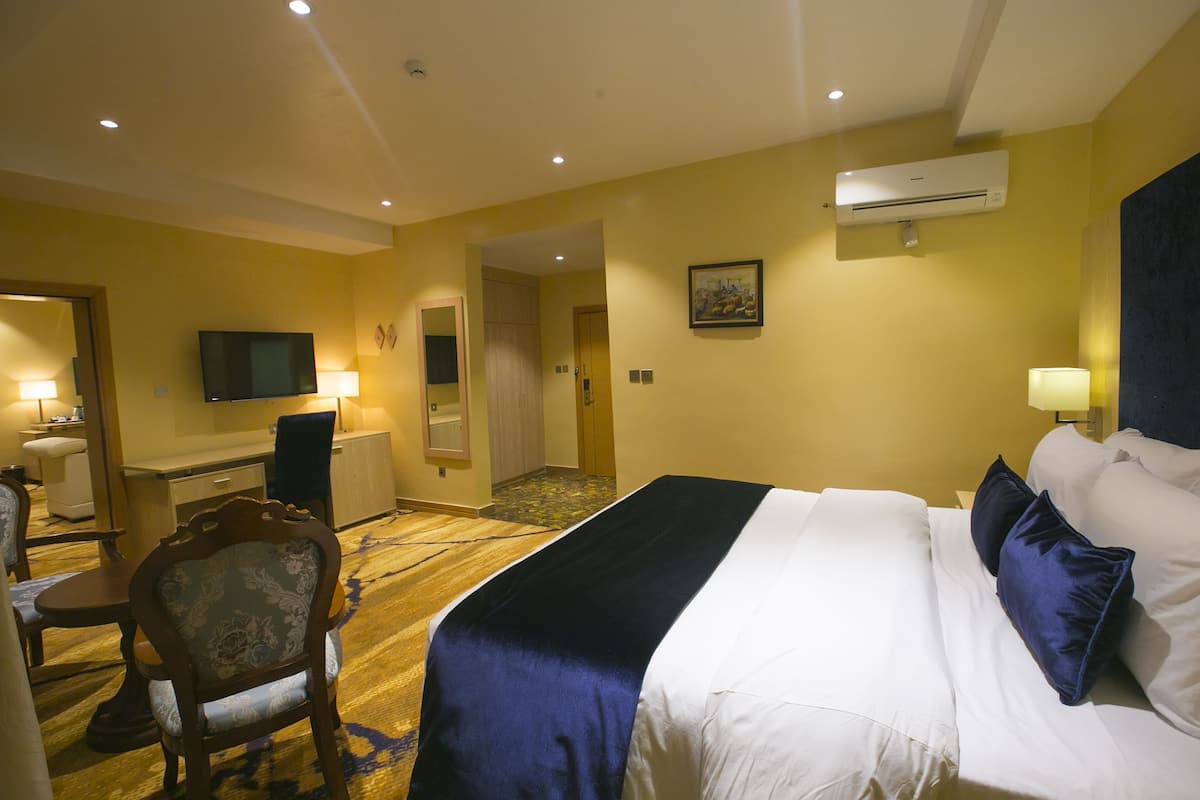 1 chambre, minibar, coffres-forts dans les chambres
