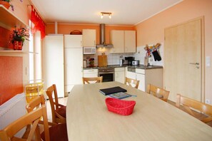 Refrigerador, microondas, horno y lavavajillas 