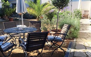 Outdoor dining - Studio 3 - Refuge Rest by the sea (Zinnowitz)