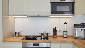 Frigorifero, microonde, forno, lavastoviglie