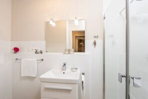 Shower, hair dryer - Alte Wäscherei 3, Germany (List)