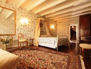 Phòng đôi | Bàn, bàn ủi/dụng cụ ủi quần áo, nôi (giường cho trẻ sơ sinh) miễn phí 