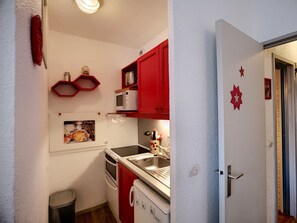 Refrigerador, microondas y lavavajillas 