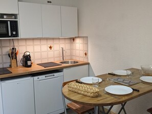 Mikrowelle, Ofen, Geschirrspüler