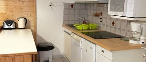 Réfrigérateur, micro-ondes, four, lave-vaisselle