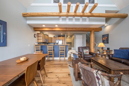 Saddleridge Family Escape - ¡Entrada y salida de esquí con jacuzzi privado y servicio de traslado en invierno!