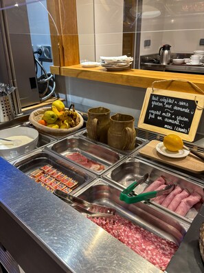 Tägliches inbegriffenes Frühstücksbuffet