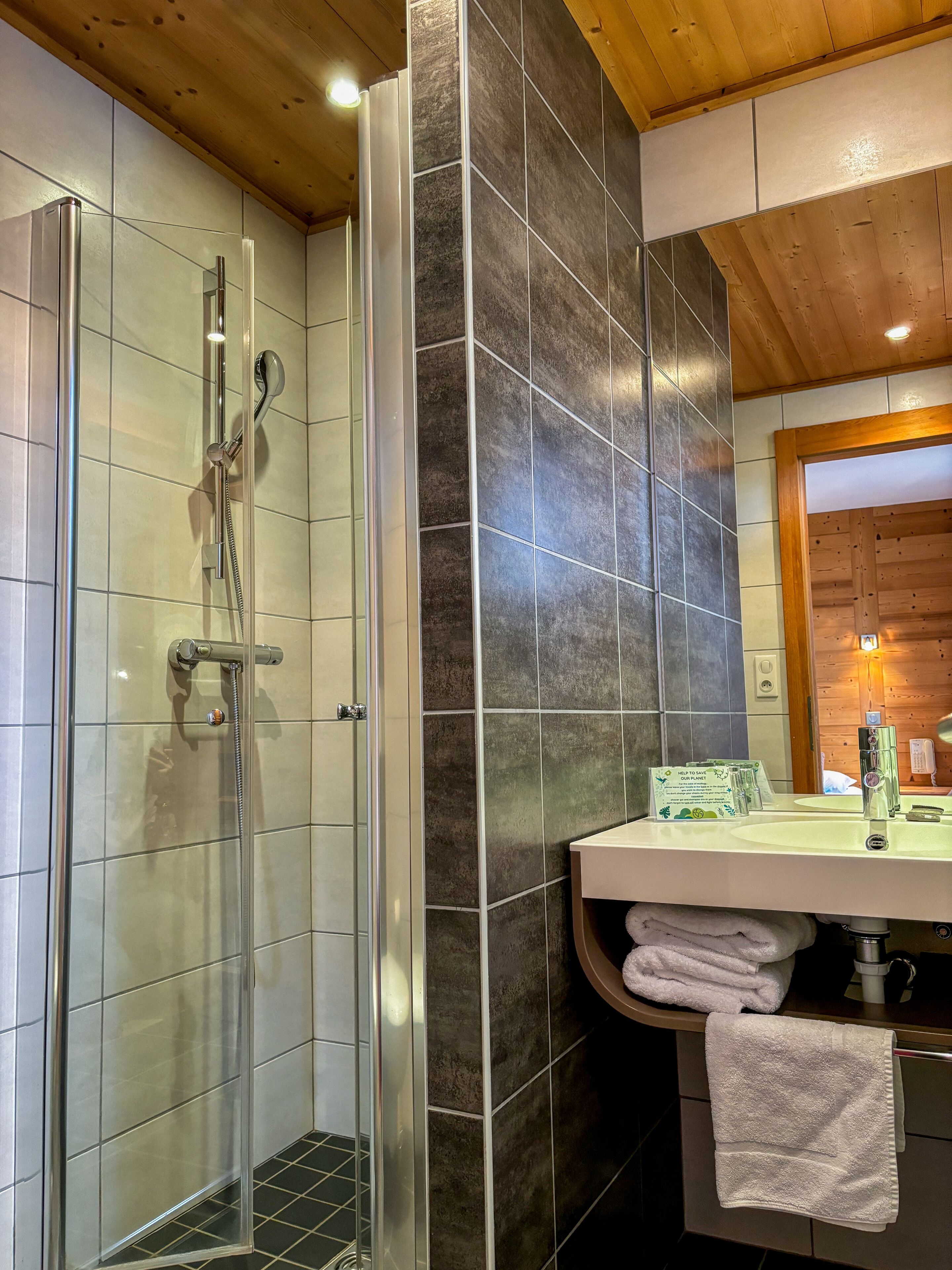 single room | bathroom | shower, free toiletries, hair dryer, towels