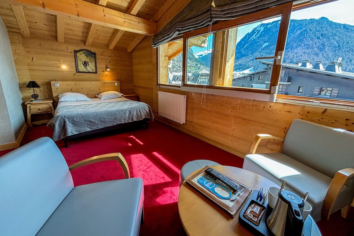 Comfort Triple Room | In-room safe, individually decorated, individually furnished, desk