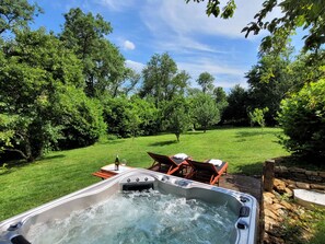 Maison Exclusive, salle de bains privée (entière) | Bain à remous extérieur