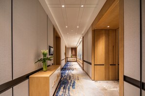 Interior - Hilton Garden Inn Nujiang (Nujiang Lisu)