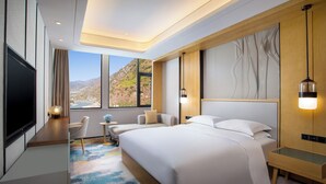 Suite – deluxe, 1 soverom | Sengetøy av topp kvalitet, safe på rommet og blendingsgardiner