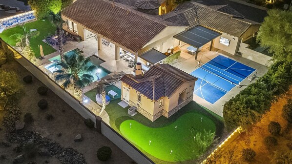 Exterior - Azul: Pool, Spa, Fire Pit and Pickle Ball Court! (Indio)