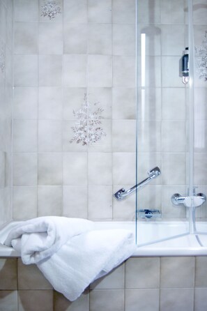 Căn hộ (Ferienwohnung 4) | Phòng tắm | Máy sấy tóc, khăn tắm 