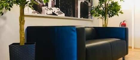 Una televisión de pantalla plana