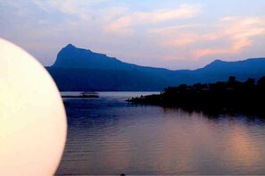 Lake - Pavna Camping World (Mawal)