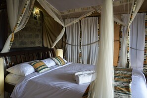 Basic Double or Twin Room | Premium bedding, down duvets, individually decorated - Maili Saba Camp (Nakuru)