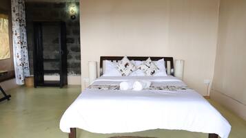 Habitación familiar, varias camas, para no fumadores | Ropa de cama de alta calidad, edredón y decoración personalizada