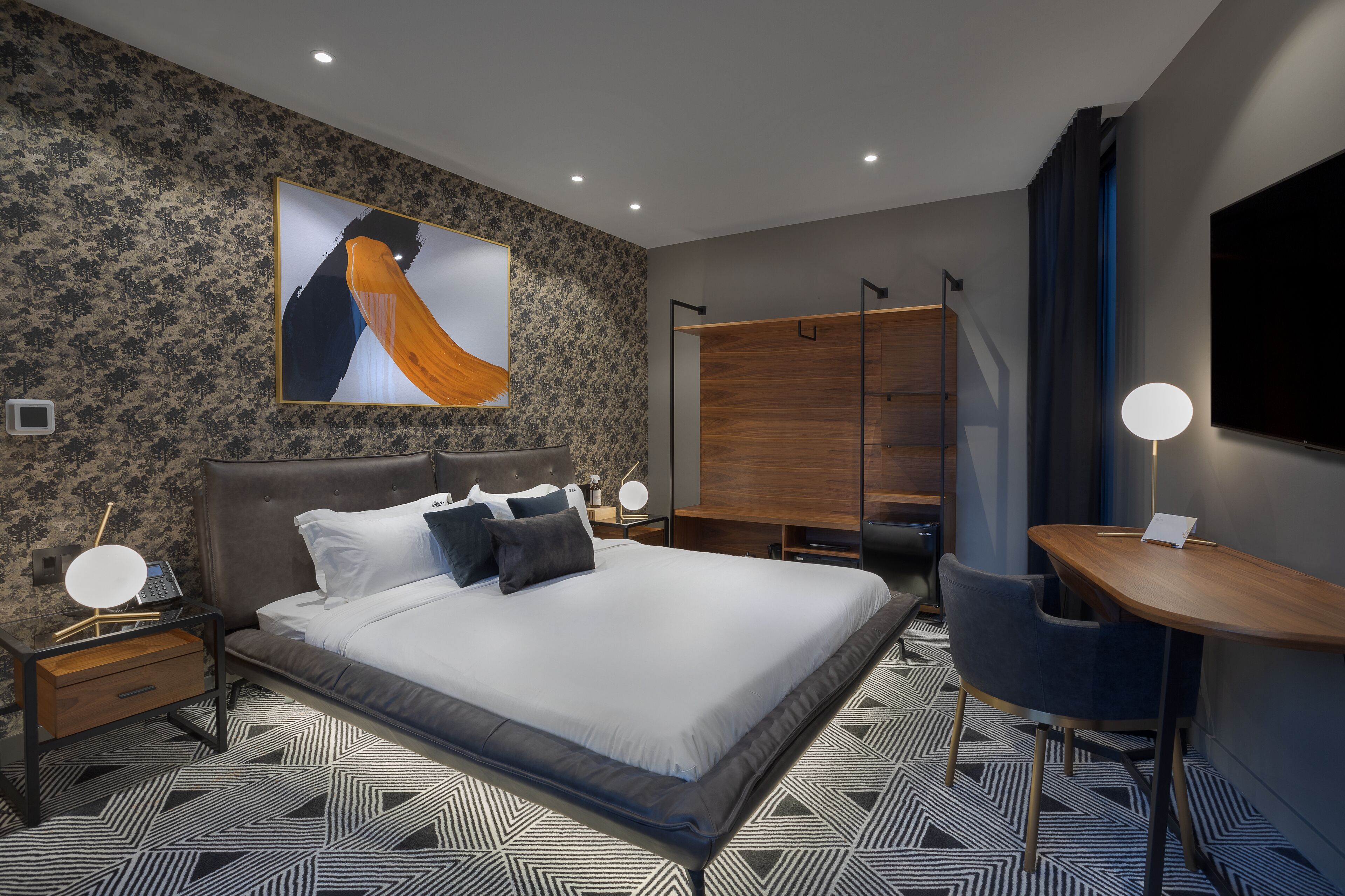 egyptian cotton sheets, premium bedding, down duvets, pillow-top beds