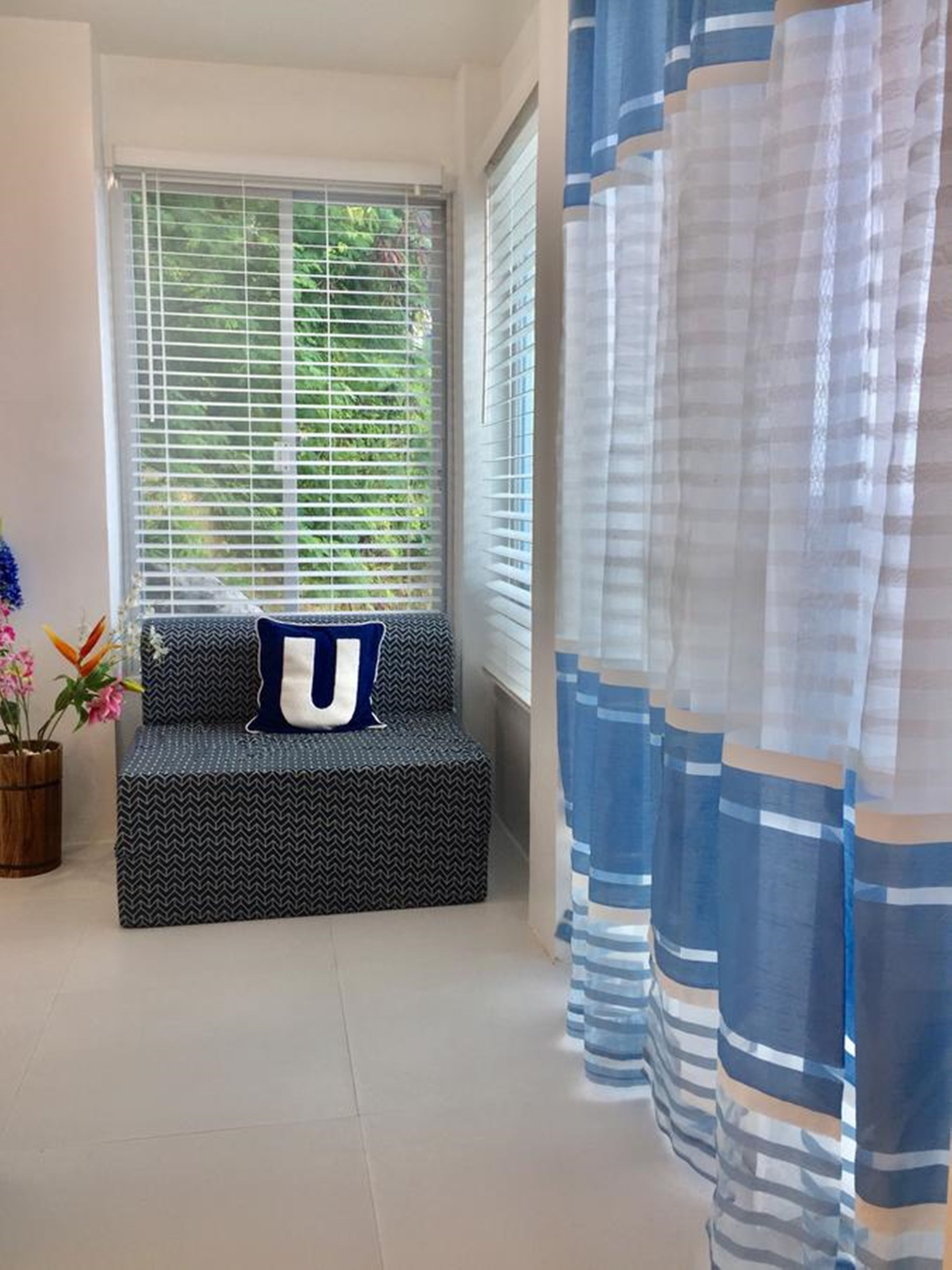 Suite | Blackout drapes, rollaway beds, bed sheets