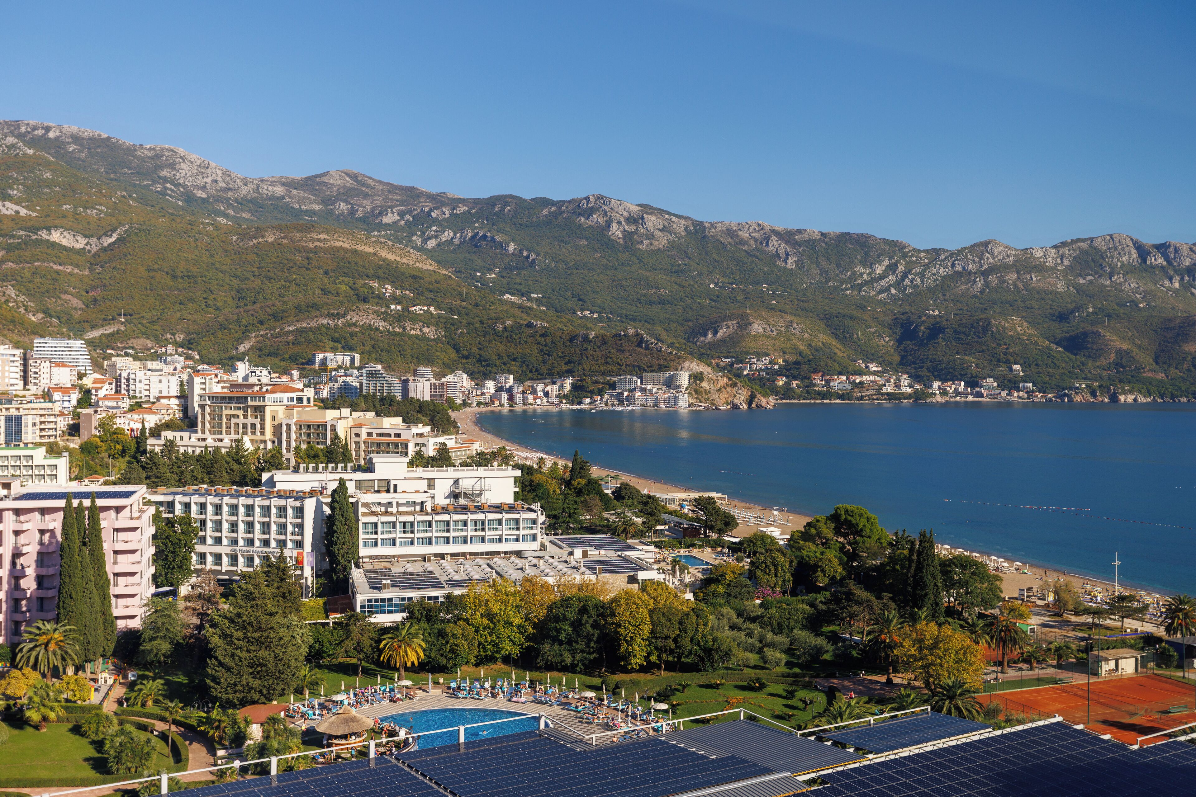 Comfort Apartment, 1 Bedroom, Sea View | Minibar, in-room safe, individually furnished, desk