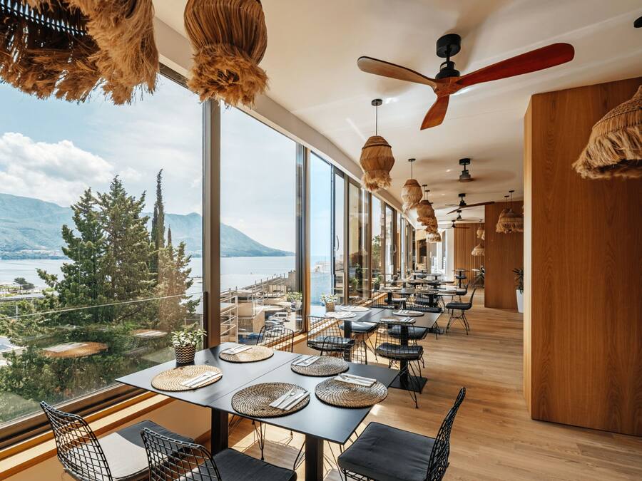 3 restaurants, breakfast, lunch, dinner served; Mediterranean cuisine