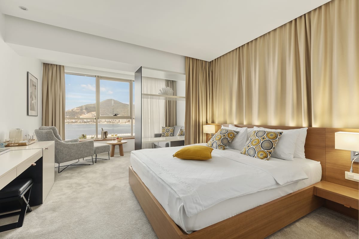 1 bedroom, minibar, in-room safe, individually furnished