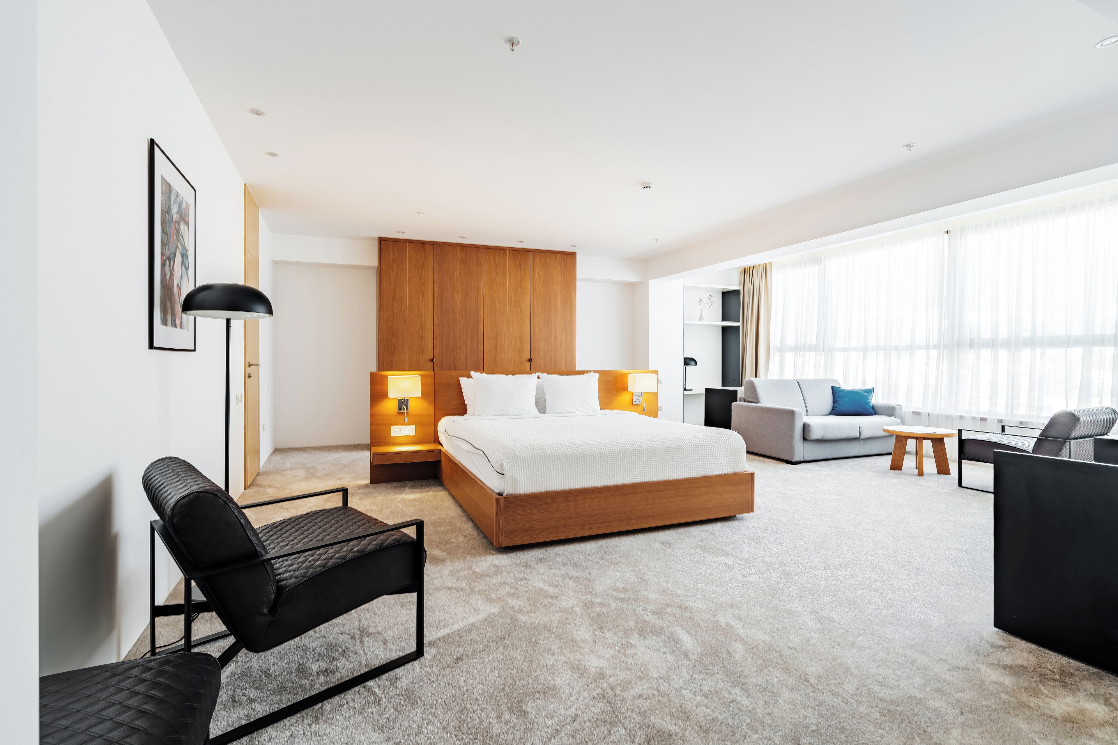 Luxury Suite, Sea View | Minibar, in-room safe, individually furnished, desk