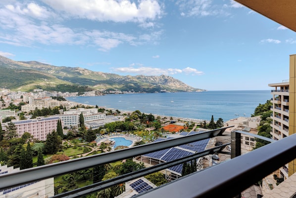 Panoramic Studio | Terrace/patio