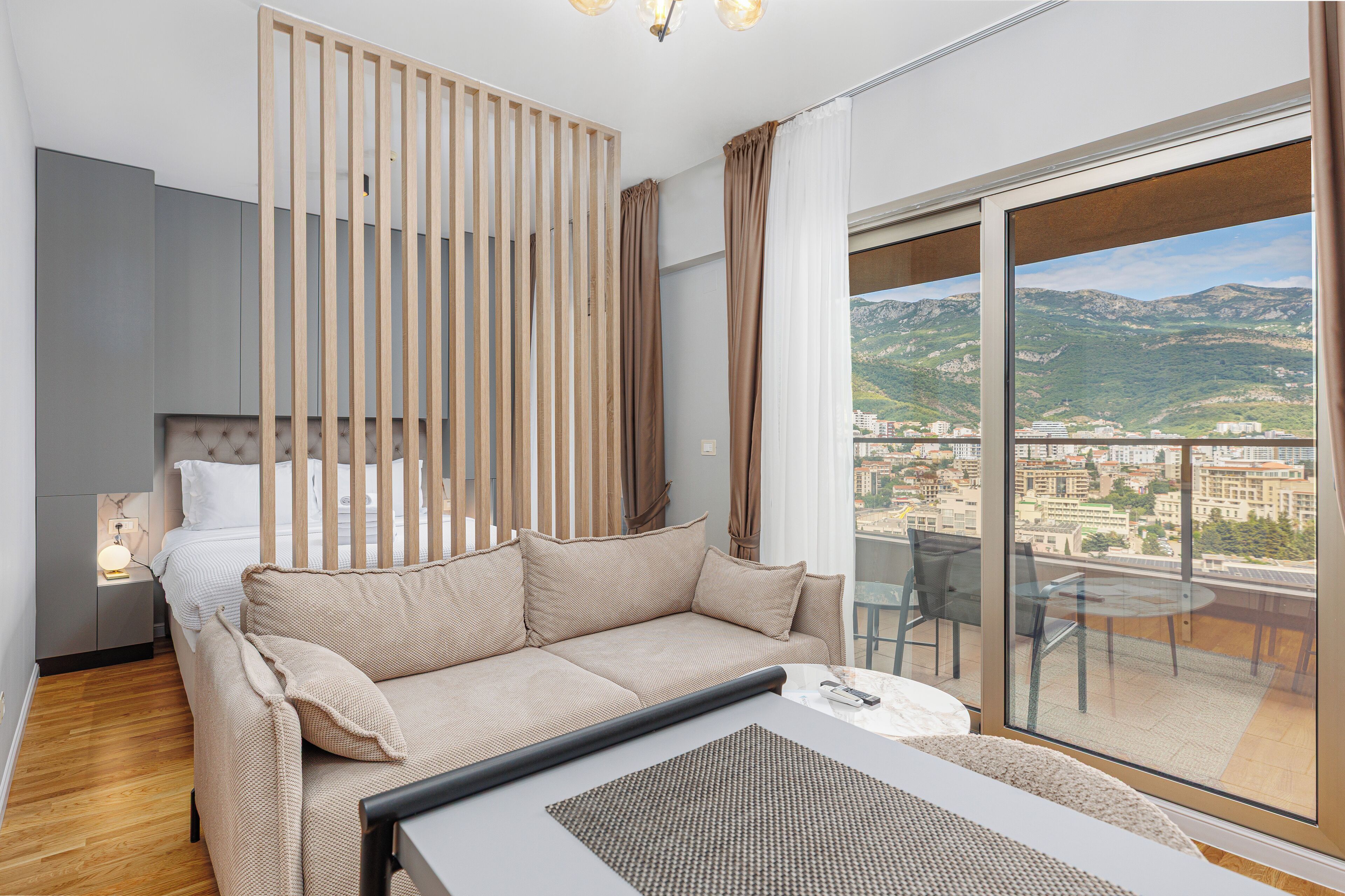 Panoramic Studio | Minibar, in-room safe, individually furnished, desk