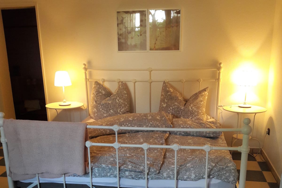 Apartment, Non Smoking | 3 bedrooms, individually decorated, individually furnished, desk
