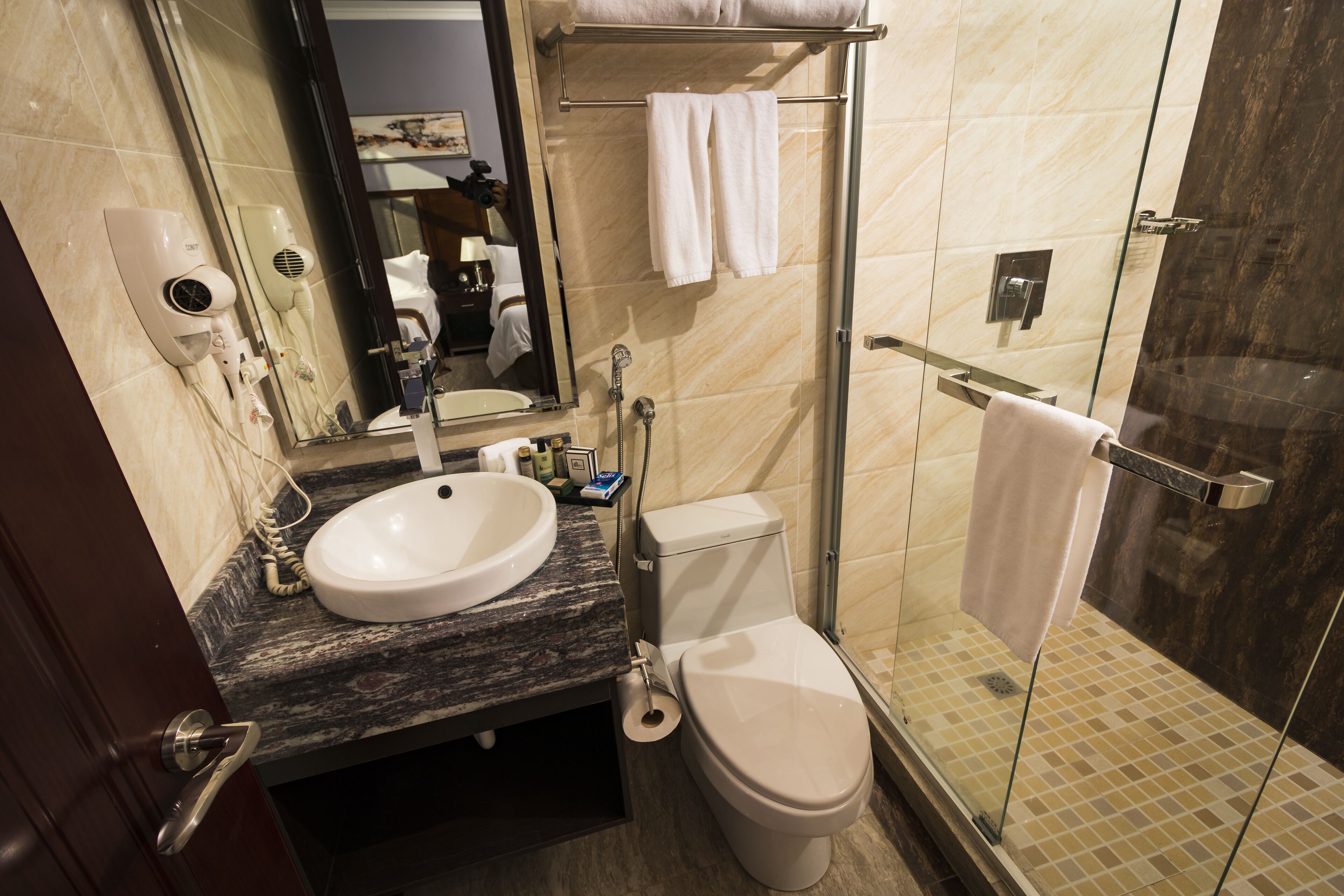 executive room, 2 double beds, non smoking, mountain view | bathroom | free toiletries, hair dryer, towels