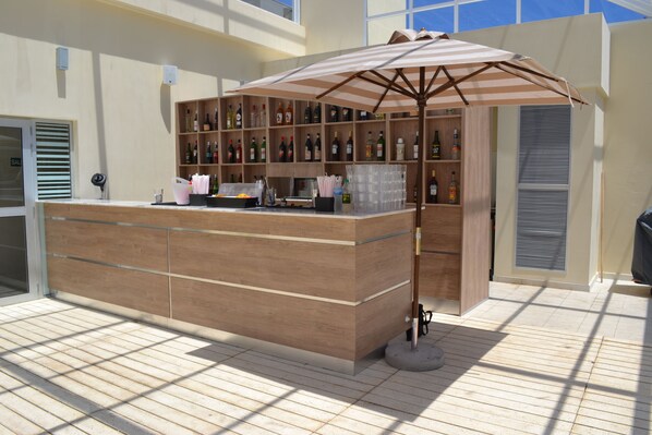 Poolside bar