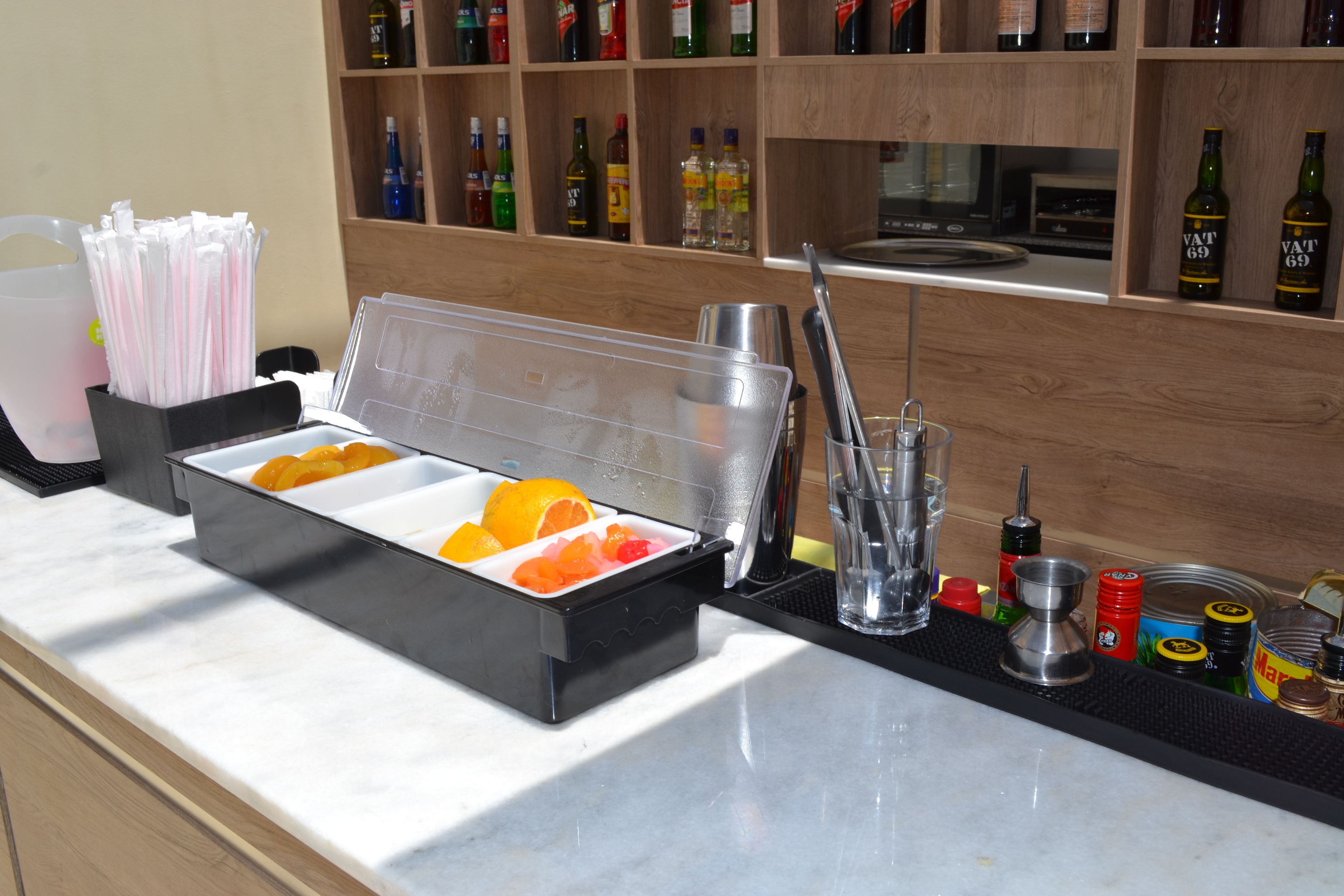 Bar au bord de la piscine