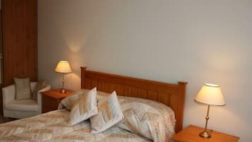 Double Room | Desk, soundproofing, iron/ironing board, free WiFi
