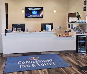 Reception - Cobblestone Inn & Suites – Manchester (Manchester)