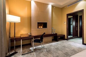 Safe på rommet, blendingsgardiner, lydisolert og barnesenger (inkludert)