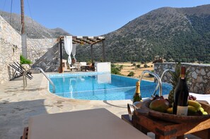 Outdoor pool - Tranditional Villa Askyfou (Sfakia)