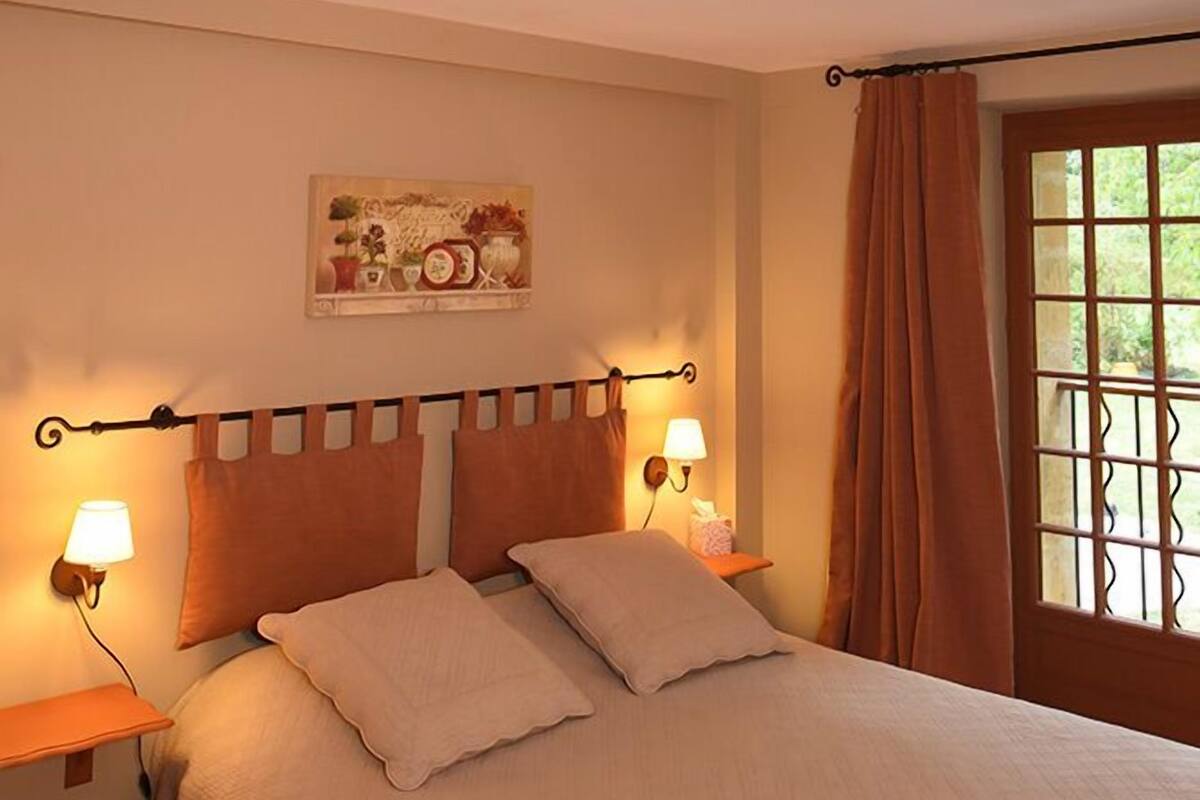 Standard Double Room (Caramel) | Desk, blackout drapes, soundproofing, cribs (free)