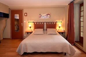Standard Double Room (Caramel)