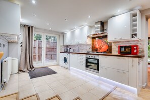 Apartment, 2 Schlafzimmer | Essen und Trinken