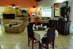 Tägliches inbegriffenes Frühstücksbuffet