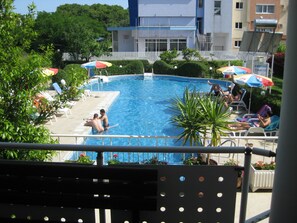Seasonal outdoor pool, open 9:00 AM to 5:00 PM, pool umbrellas - Villa Aurora (Varna)