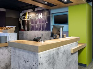 Lobby - B&B HOTEL Düsseldorf-Hilden (Hilden)